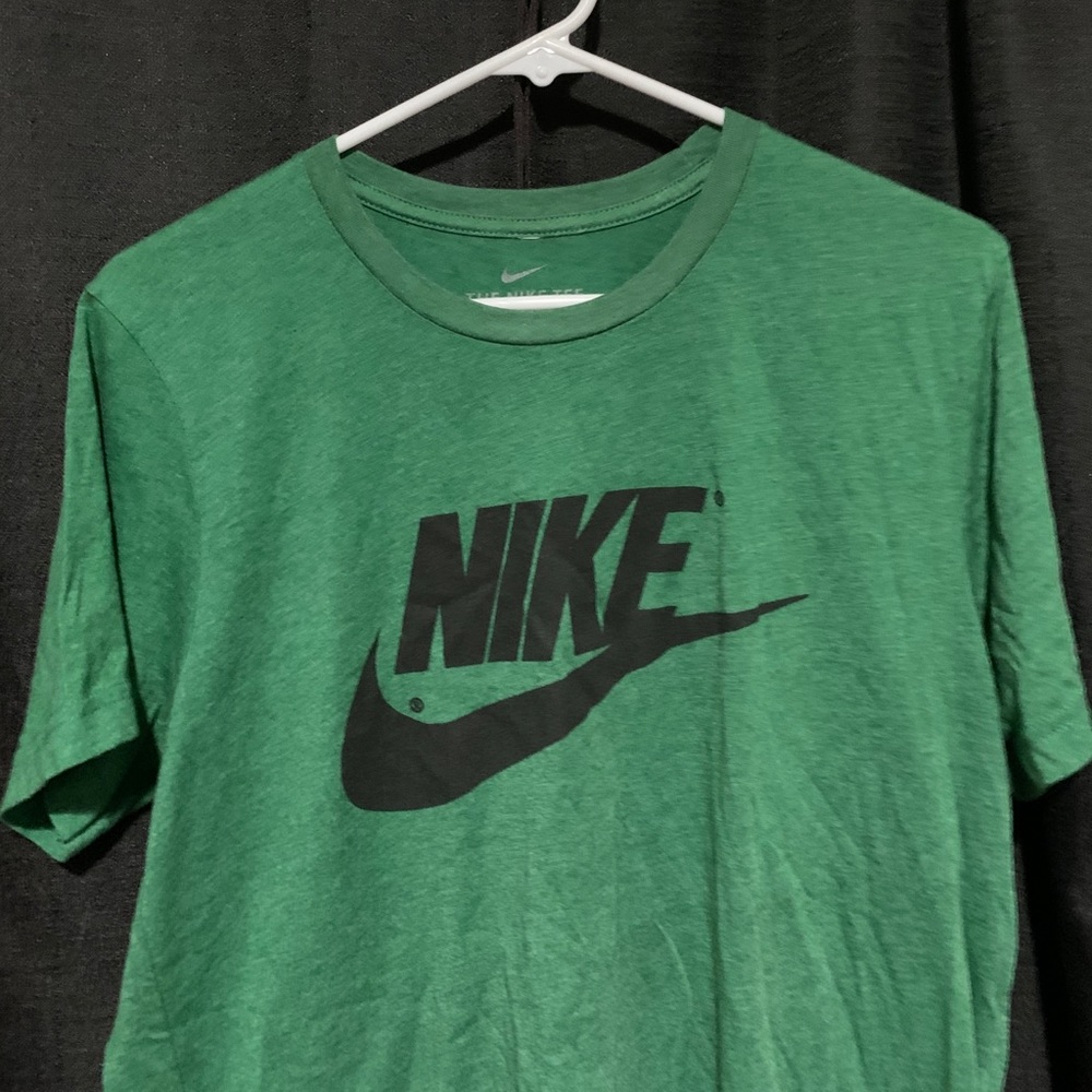 🌱 GRASS GREEN SIMPLE NIKE SHIRT 🍃